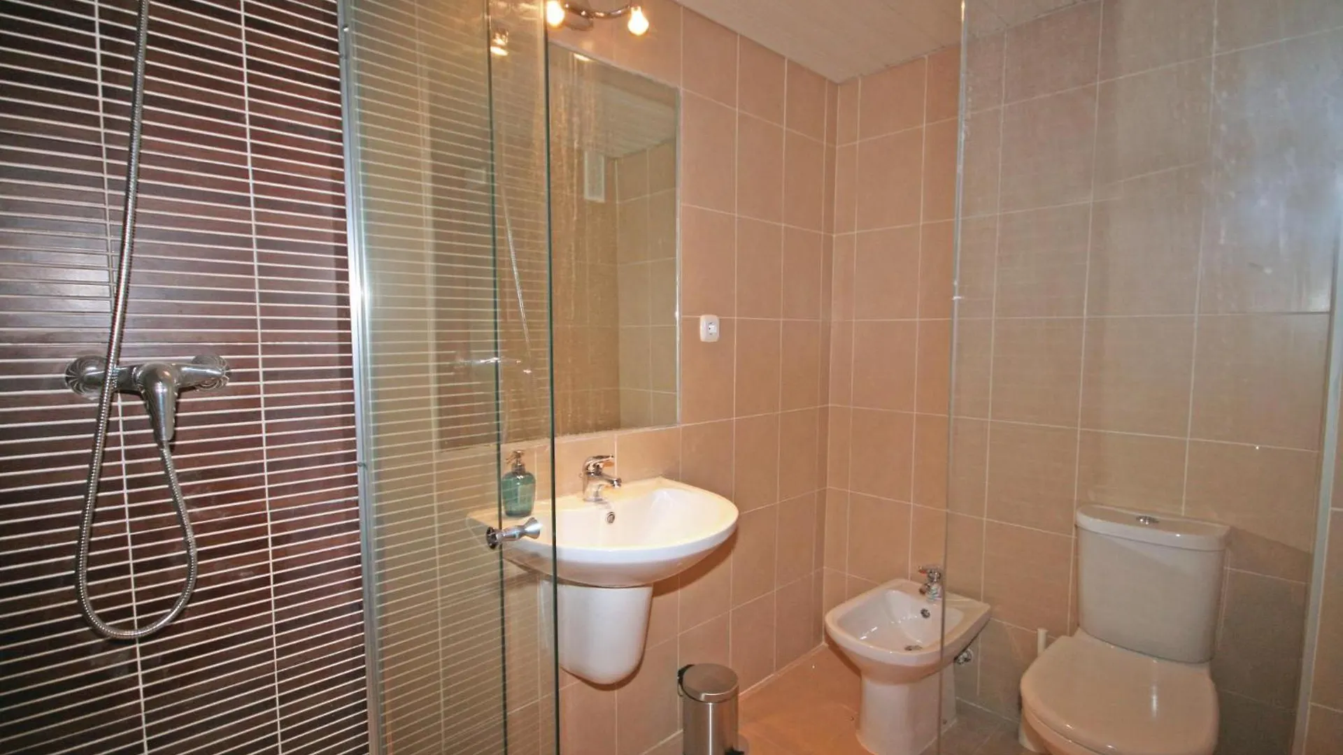 Amazing Apartment In Estepona With Sauna Espanha